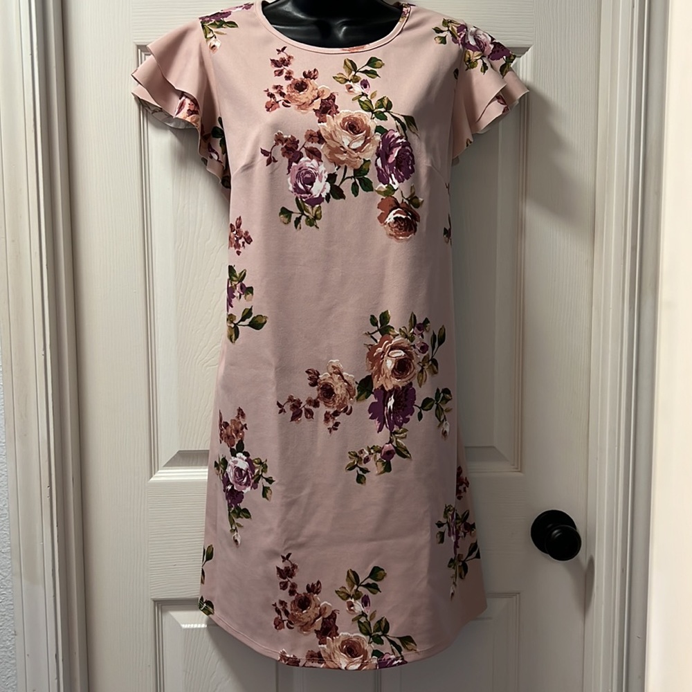 NWT Blush Floral Cap Sleeve Dress